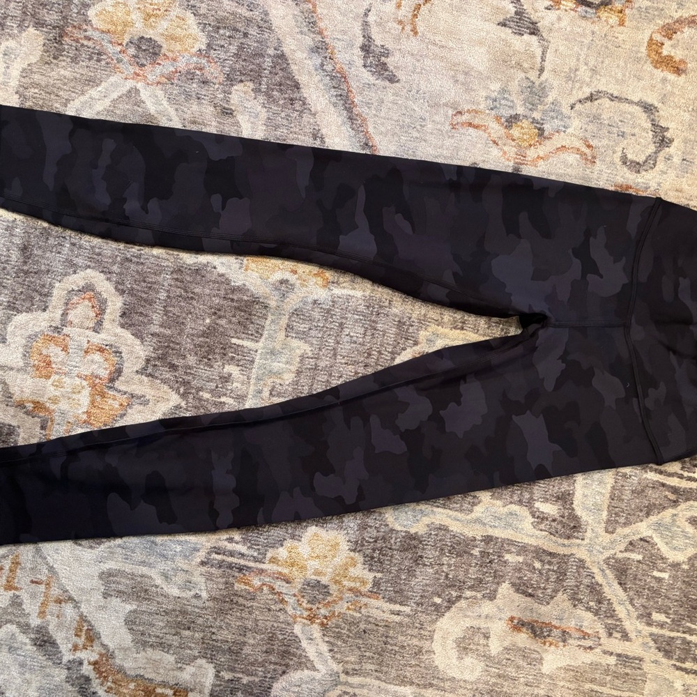 Lululemon Camo Wunder Trains 25” inseam